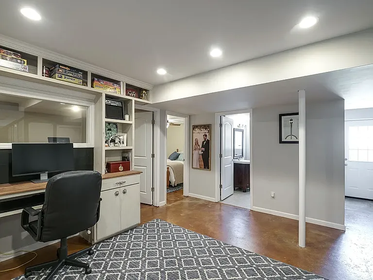 1150 Waller Rd — Photo 17