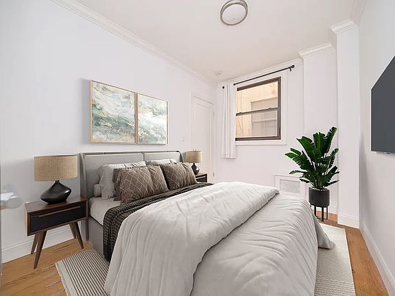 3rd image of 440 W 47th St APT 3C