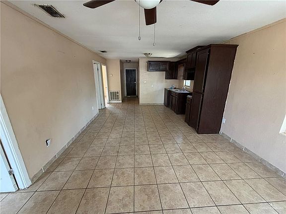 5th image of 2218 E 23rd St