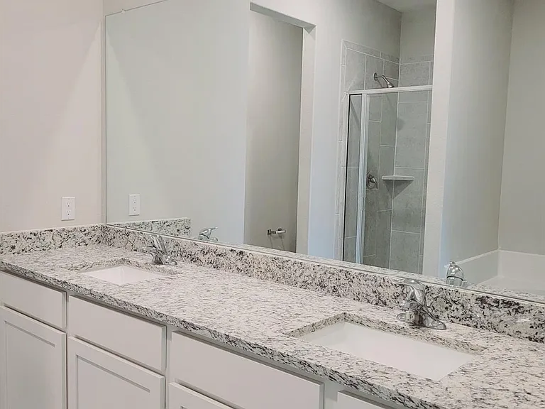 1912 Liam Dr — Photo 12