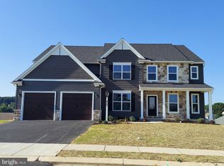 422 Springhouse Ln, York, PA 17406