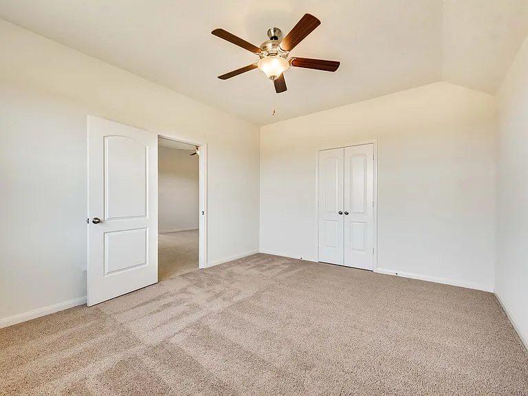 905 Summer Stream Rd — Photo 6