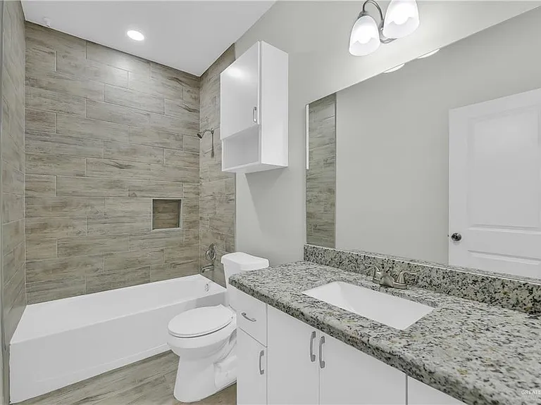 1500 W Heritage Dr #2 — Photo 5