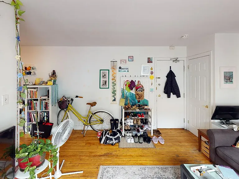 5670 Inglis St #8 — Photo 11
