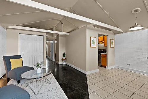 2 bed, 820 sqft, $1,895 — Photo 4