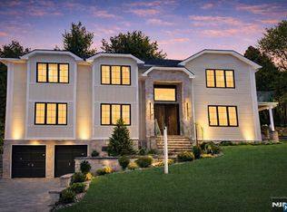 25 Macarthur Ave, Closter, NJ 07624