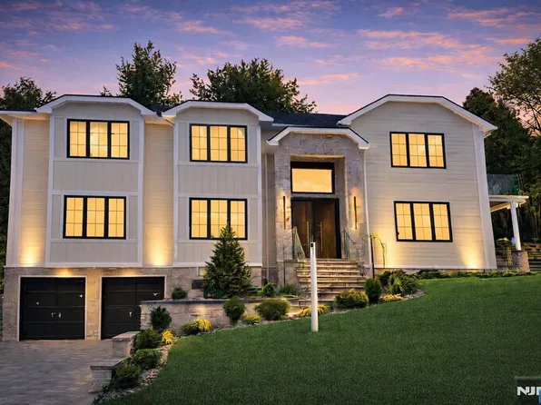 25 Macarthur Ave, Closter, NJ 07624