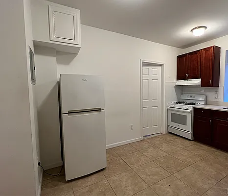 Rented by Compass | media 18