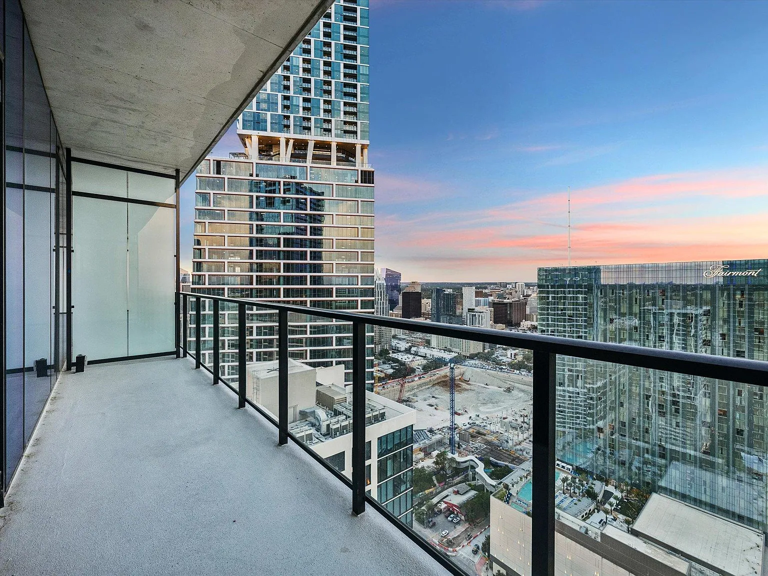 1 bed, 1.0 bath, 662 sqft, $4,000 — Photo 2