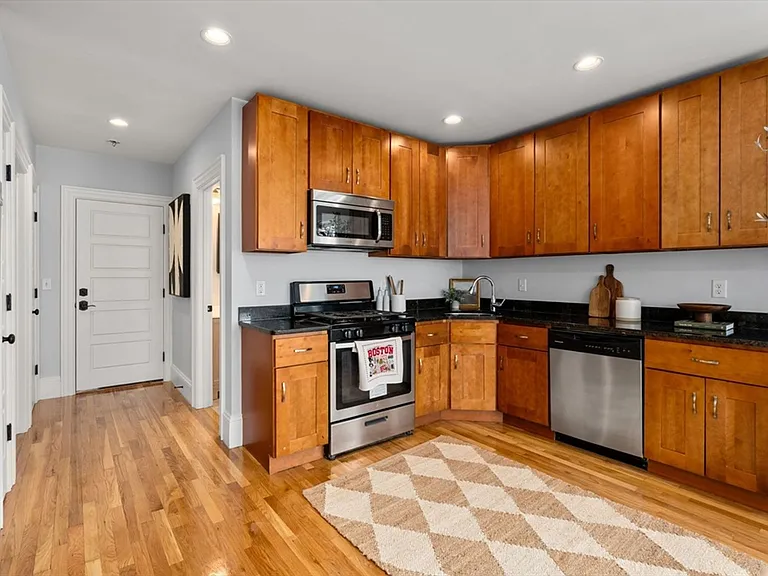 84A Linden St #3 — Photo 1