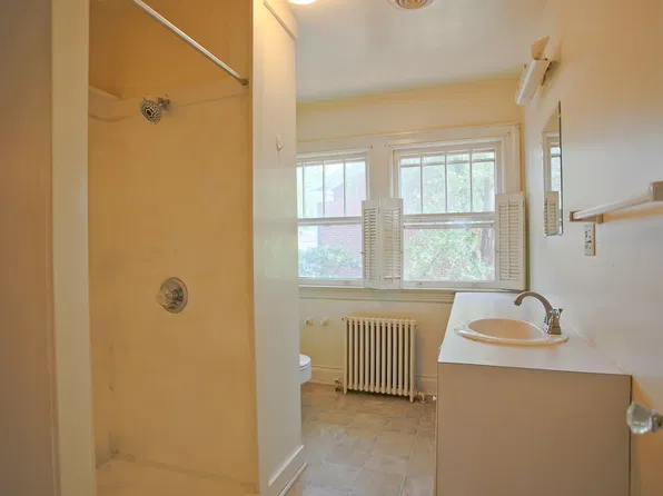 1017 Locust Ave, Charlottesville, VA 22901