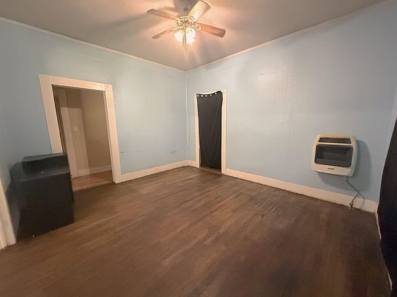 4th image of 3710 Irving St