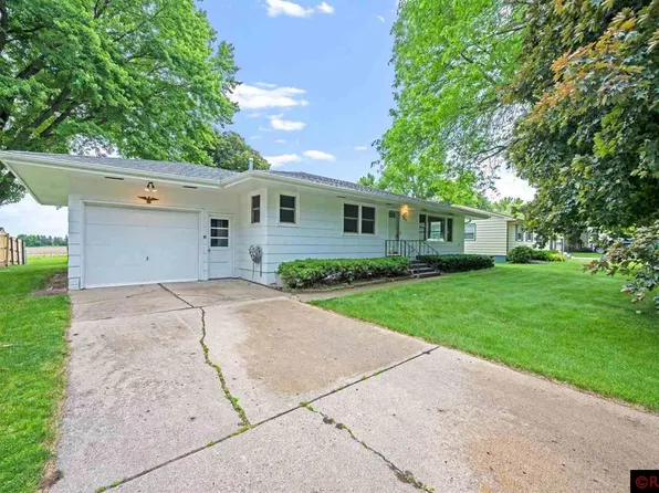 2511 Stella St, Fairmont, MN 56031