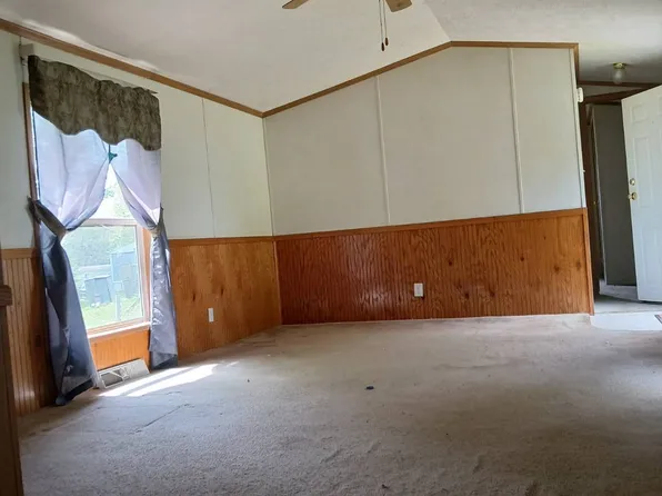 46 Burntwood Dr, Union City, PA 16438