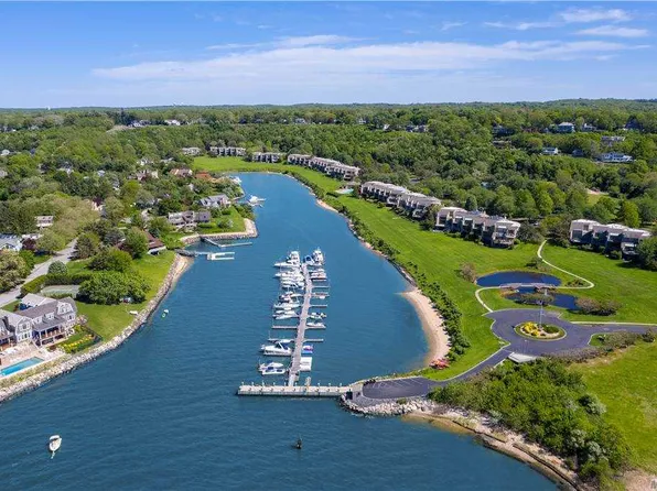 3 Lord Joes Lndg, Northport, NY 11768