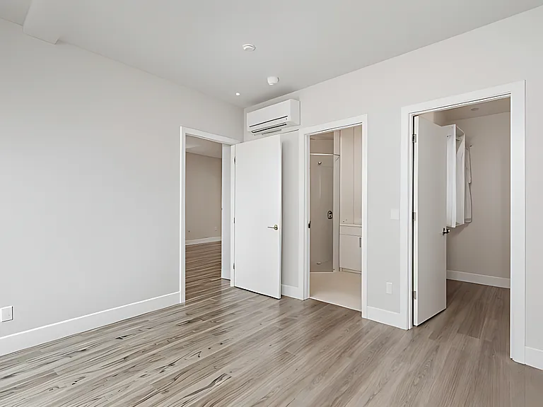 1709 Harbor Ave SW #400 — Photo 8