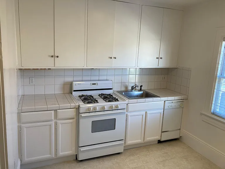 2501 Gough St #2 — Photo 6