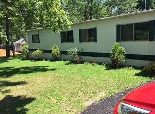 15 Recluse Rd, Falling Waters, WV 25419