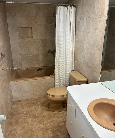 10185 Collins Ave #917 — Photo 8