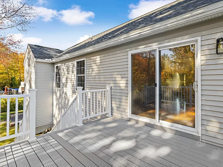 22 Maple Rd — Photo 11