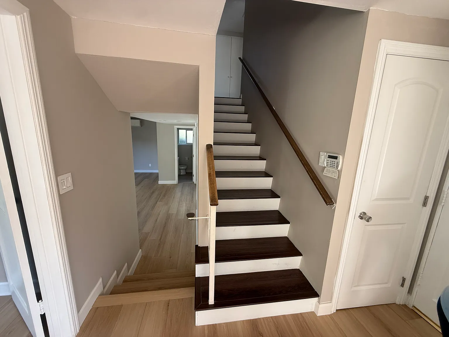 4 bed, 2.5 bath, 2106 sqft, $4,050 — Photo 2