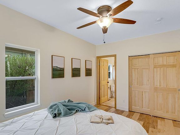 5th image of 615 Maple St