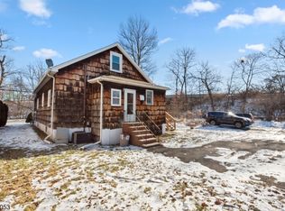 233 S Michigan Ave, Kenilworth, NJ 07033