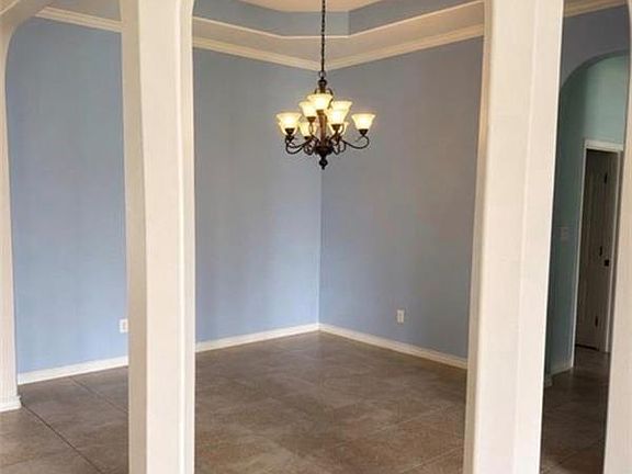 3rd image of 1805 Queens Ave