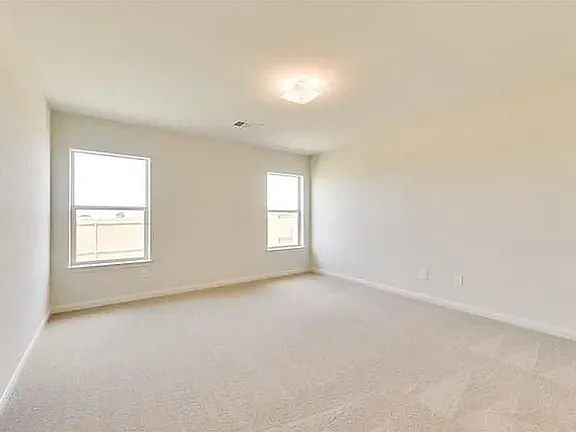 1323 Chapman Dr — Photo 15