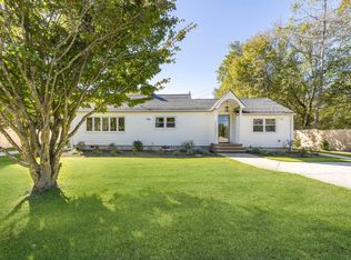 65 N Midway Rd, Shelter Island, NY 11964