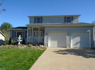 8187 Clover Ln, Garrettsville, OH 44231