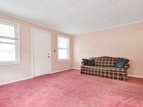 4th image of 533-535 Tremont Ave