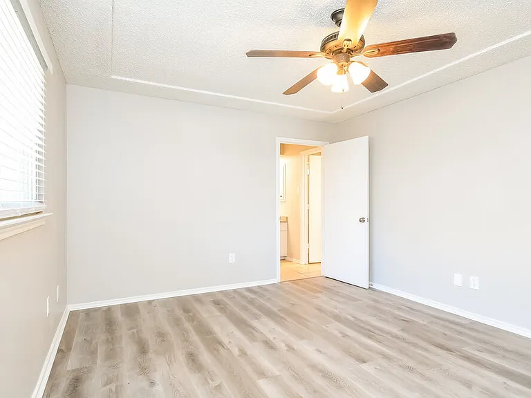 2408 Havenwood Dr — Photo 8