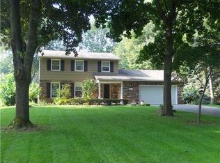 6 Bright Oaks Cir, Rochester, NY 14624