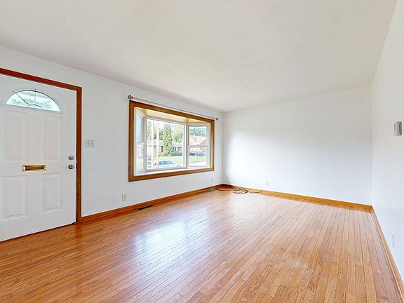 2nd image of 313 Dale Ave