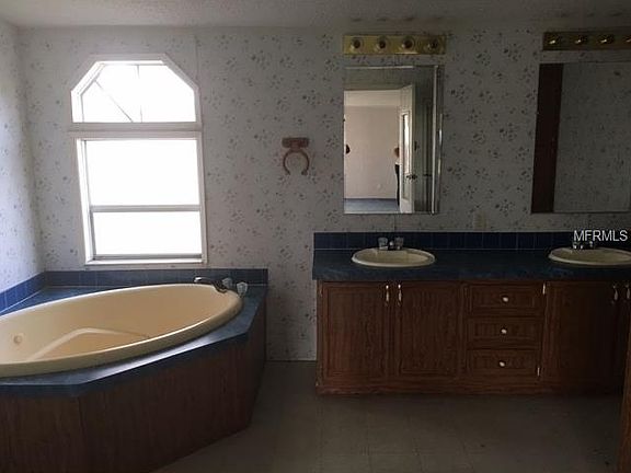 4th image of 8330 Chance Dr