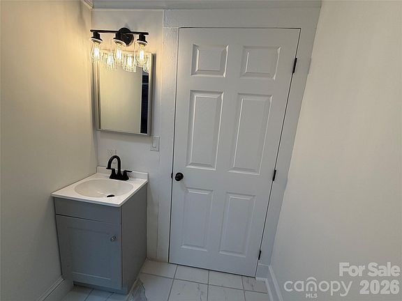 4th image of 316 N Bost St