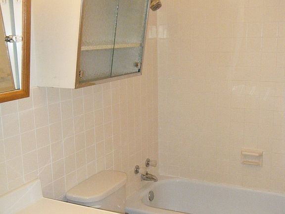 5th image of 3167 Elm Dr