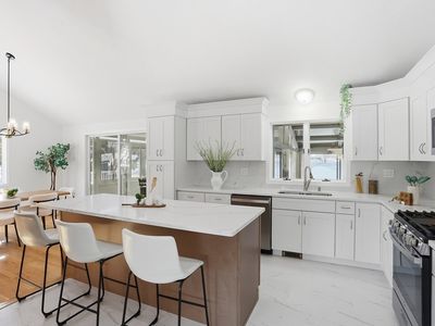 25 Glenridge Dr, Bedford, MA, 01730