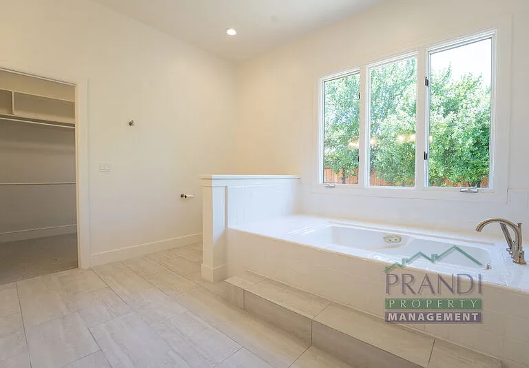 121 Laurel Grove Ave — Photo 22