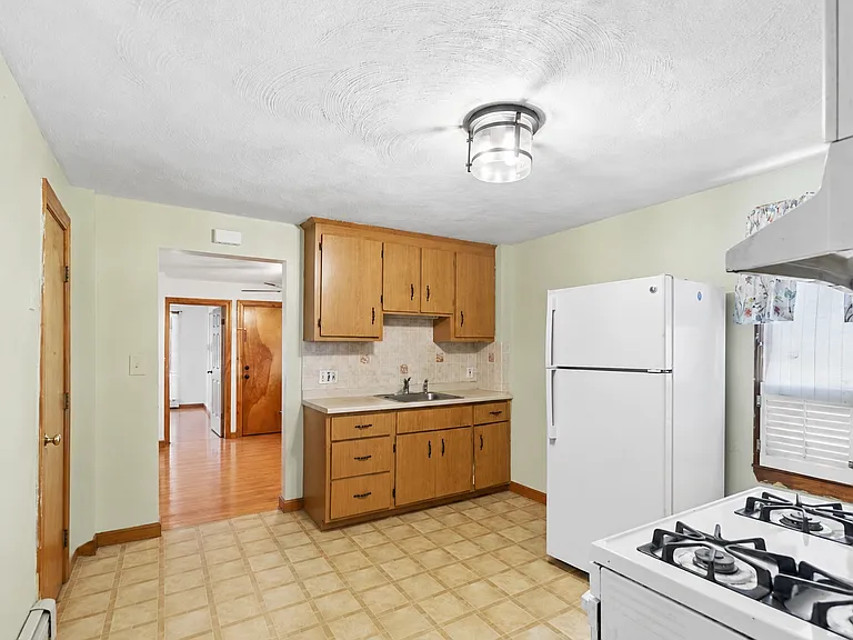 59 Woodville St #1 — Photo 5