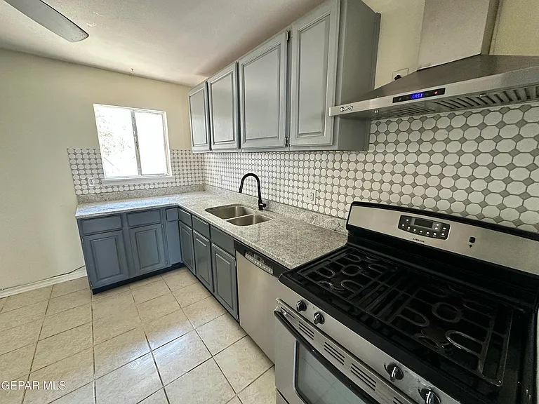 10336 Windsor Dr — Photo 6