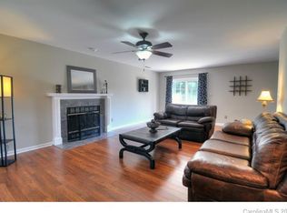 2801 Edgebrook Cres, Matthews, NC 28105
