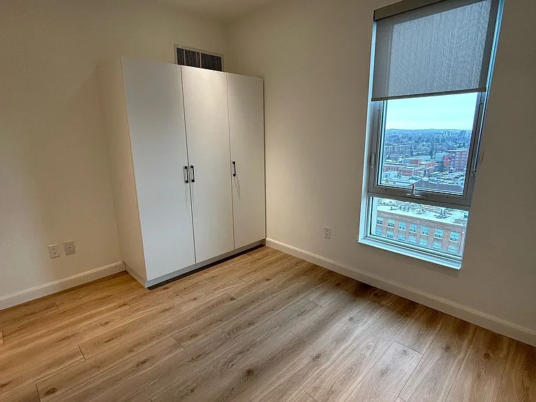 741 King St W #1404 — Photo 10