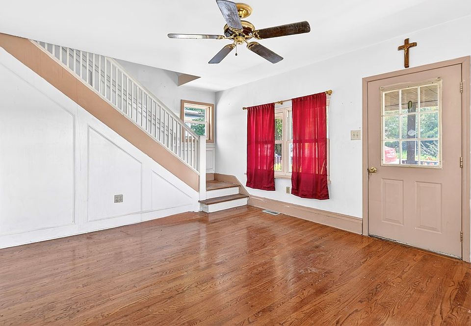 16th image of 335 Taylor Ave