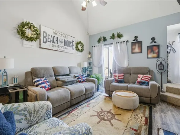 867 Little Bay Ave APT 3, Norfolk, VA 23503