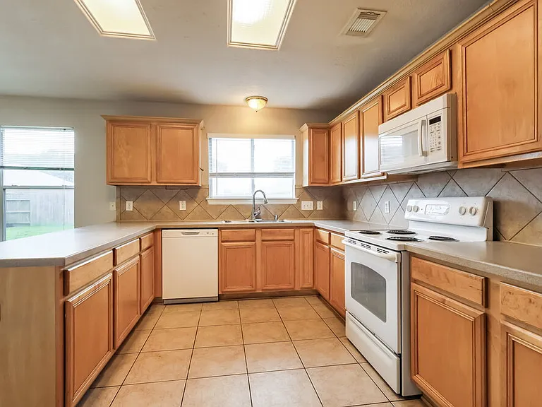 13030 Sandhill Park Ln — Photo 10