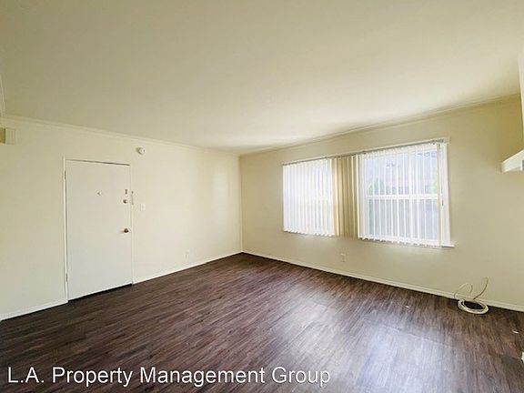 3rd image of 5920-5952 Melrose Ave #5944-2