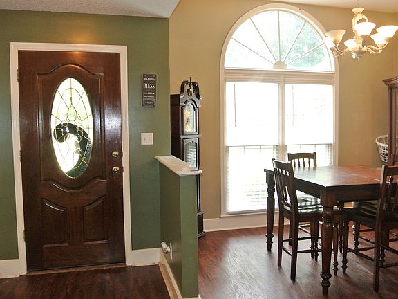 4th image of 119 Ashwood Ct