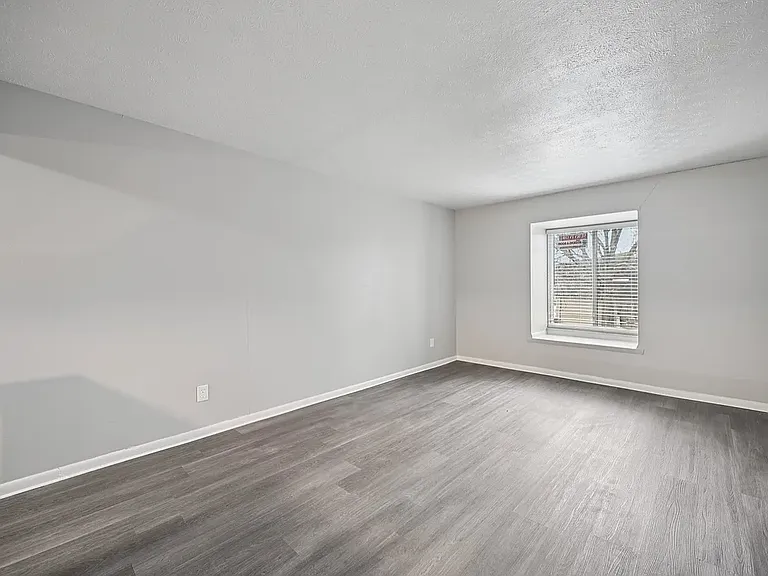 Summit Park Apartments — Photo 28